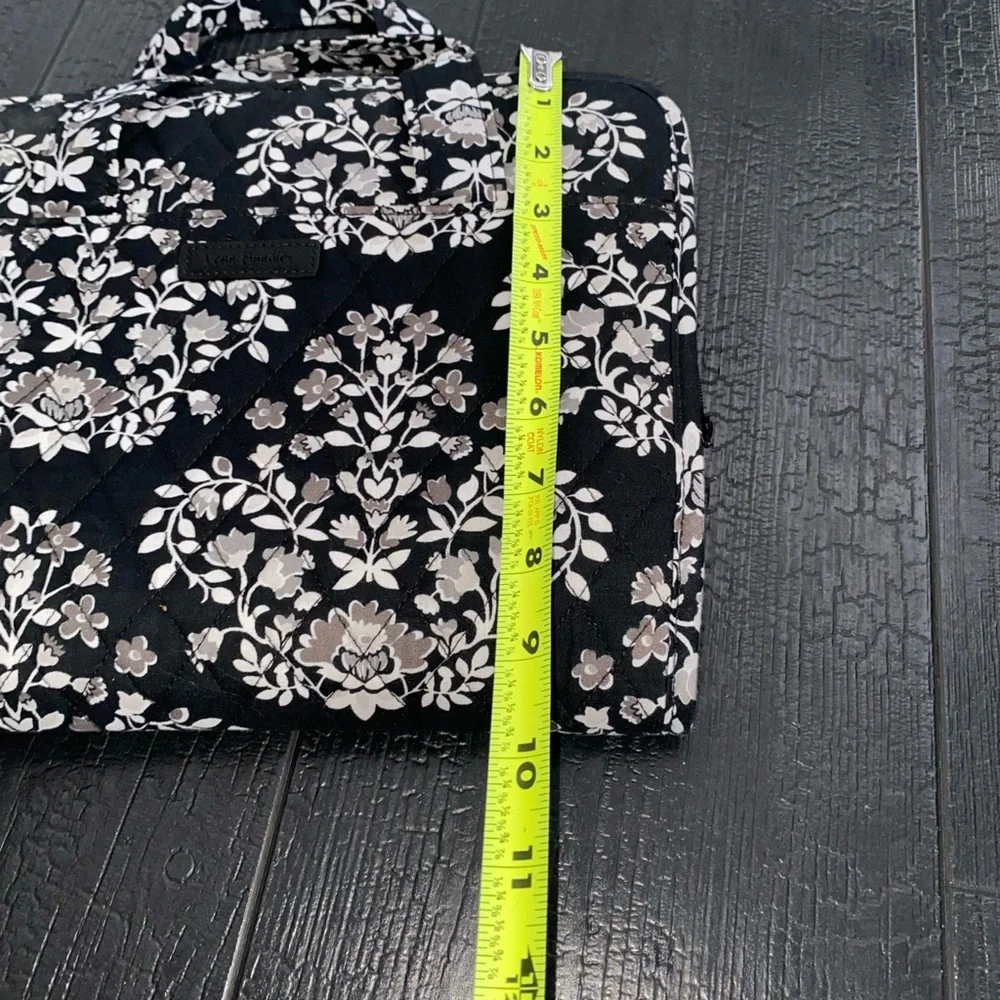 Vera Bradley Travel Hanging‎ Toiletry Organizer Chandelier Noir Black/Gray/White